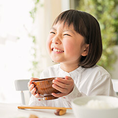 食事で笑顔をつくる