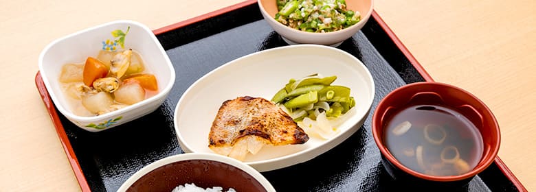 食事サービスの開始