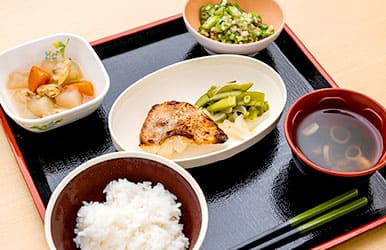 3食365日、バラエティに富んだメニューをご提供