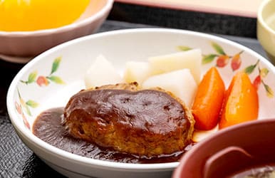 3食365日、バラエティに富んだメニューをご提供